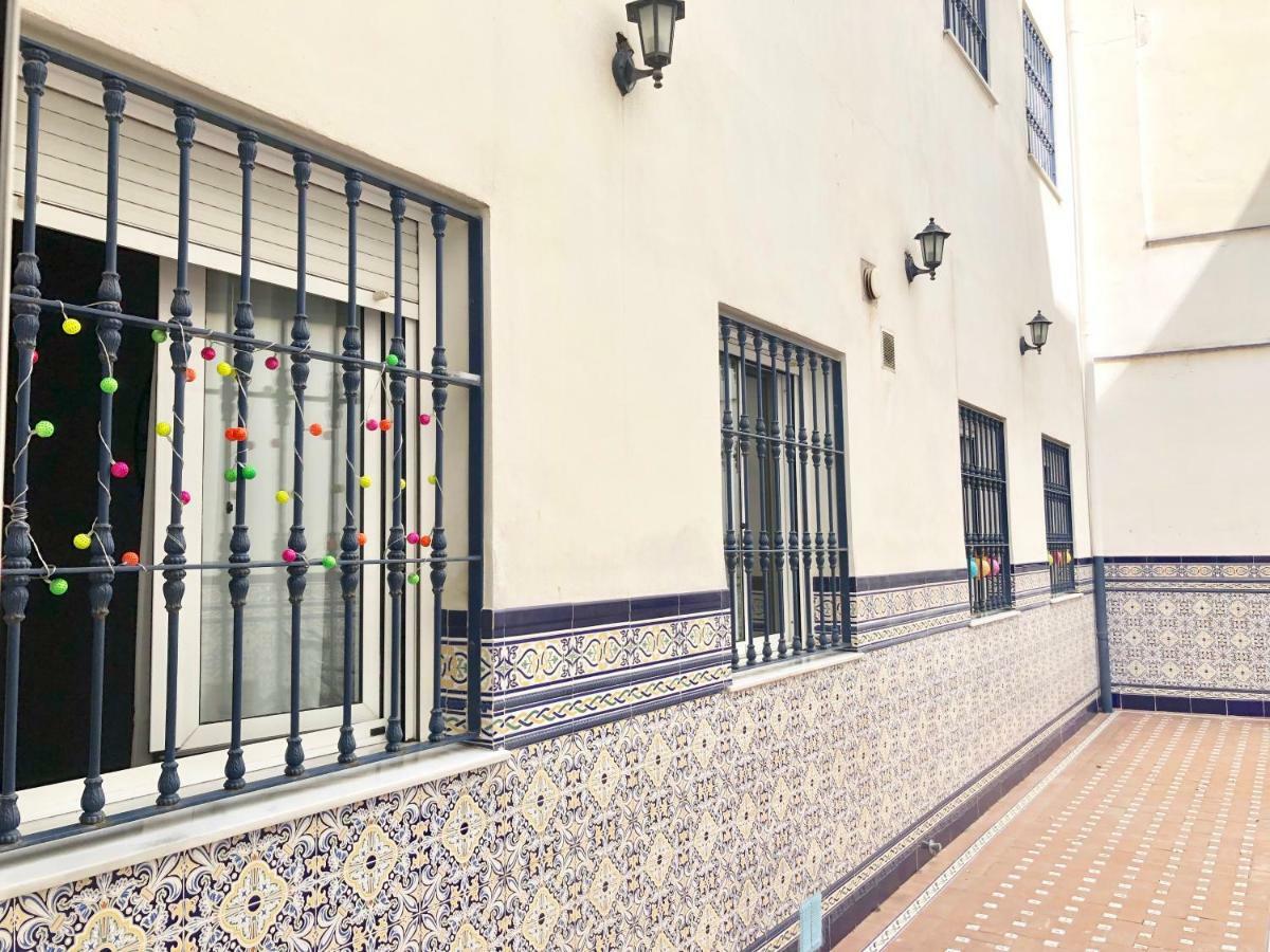 Serva La Bari Shared Apartment Sevilla Exterior foto