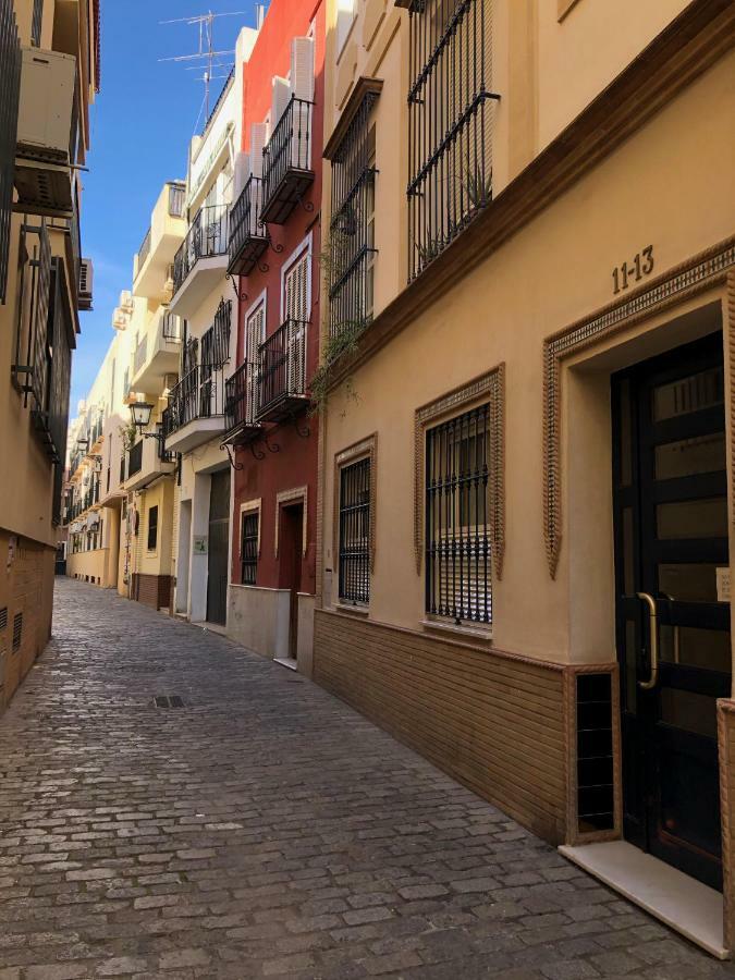 Serva La Bari Shared Apartment Sevilla Exterior foto