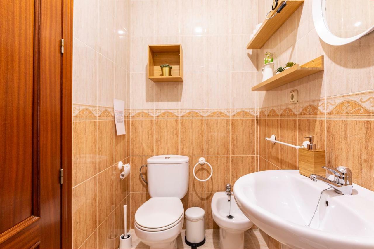 Serva La Bari Shared Apartment Sevilla Exterior foto