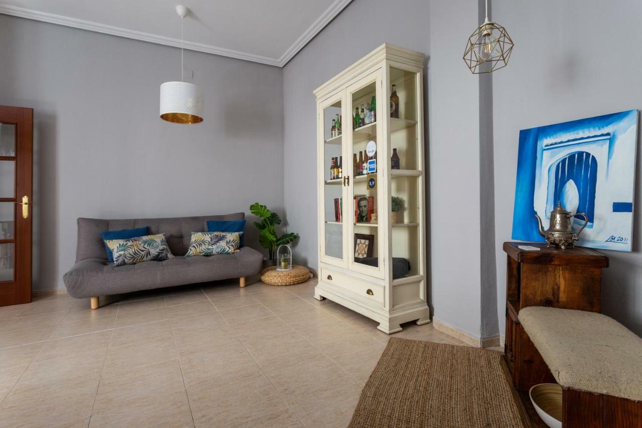Serva La Bari Shared Apartment Sevilla Exterior foto